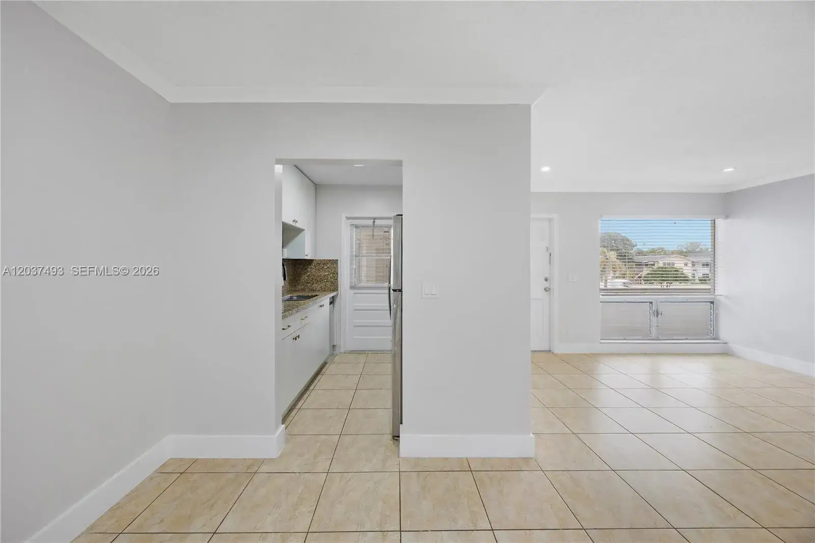 1 bedroom 1 bath Residential Lease for rent at 5420 Hollywood Blvd # 208, Hollywood FL 33021