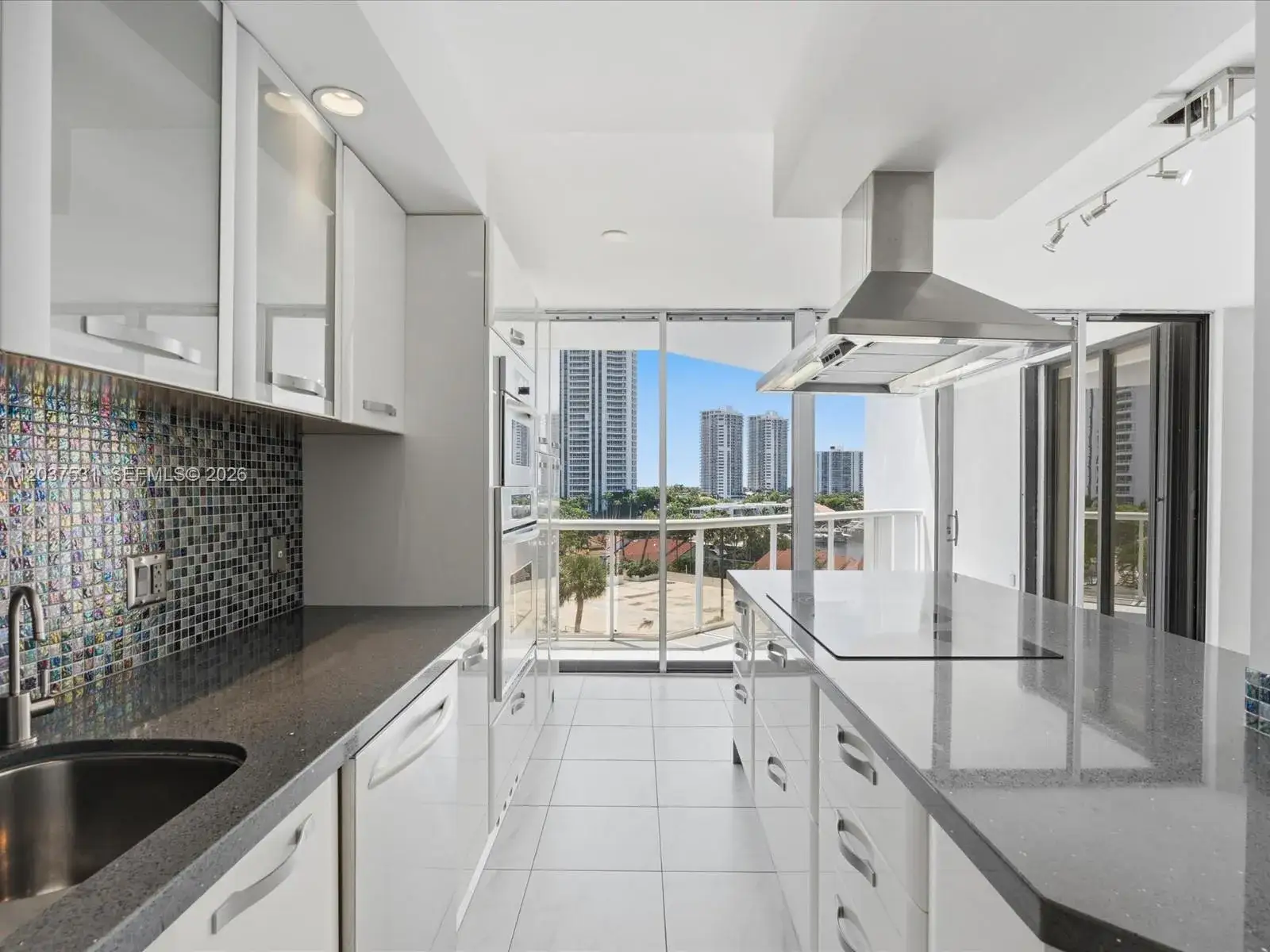 2 bedroom 2 bath Residential for sale at 3610 Yacht Club Dr # 702, Aventura FL 33180