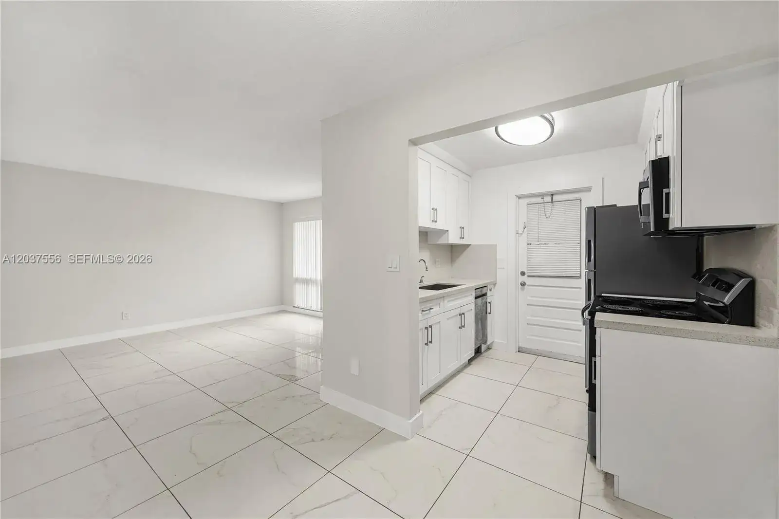 1 bedroom 1 bath Residential Lease for rent at 5141 Hollywood Blvd # 206, Hollywood FL 33021