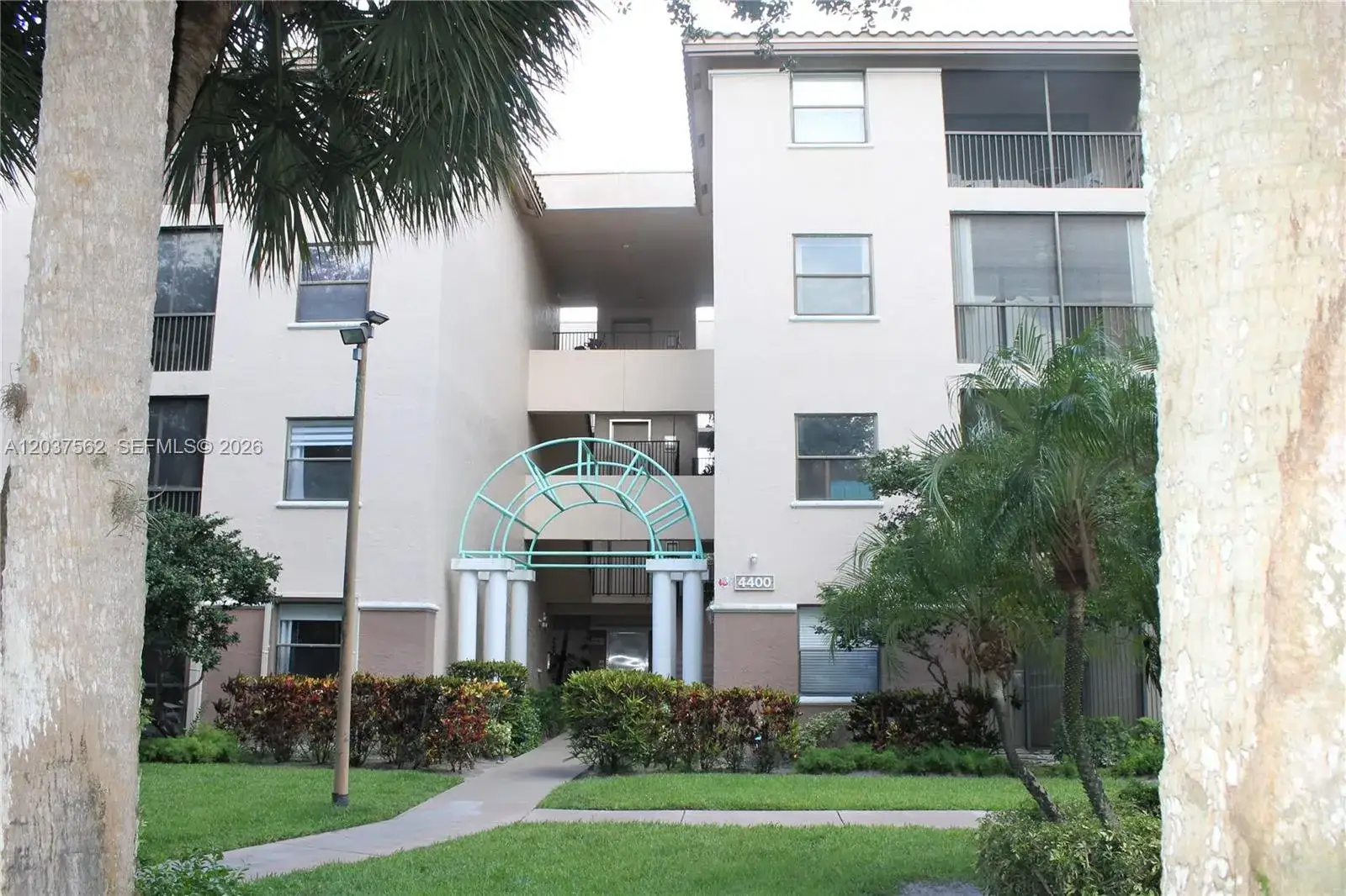 2 bedroom 2 bath Residential for sale at 4400 NW 30th St # 326, Coconut Creek FL 33066