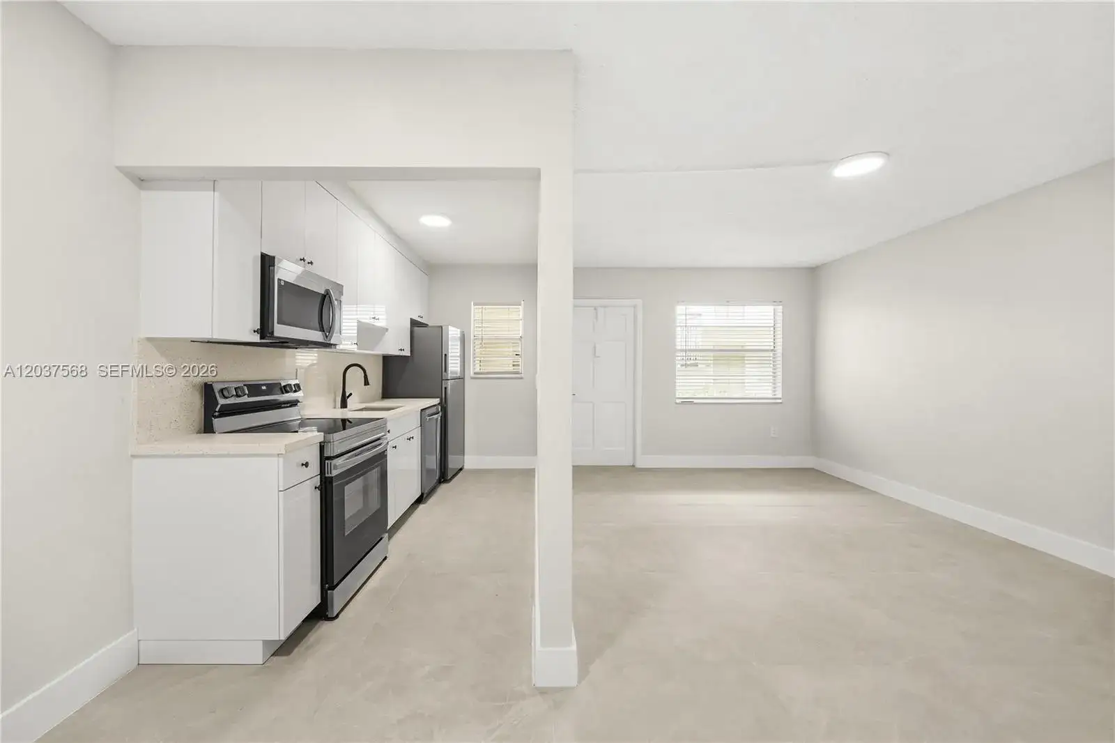 1 bedroom 1 bath Residential Lease for rent at 1720 Cleveland St # 102W, Hollywood FL 33020