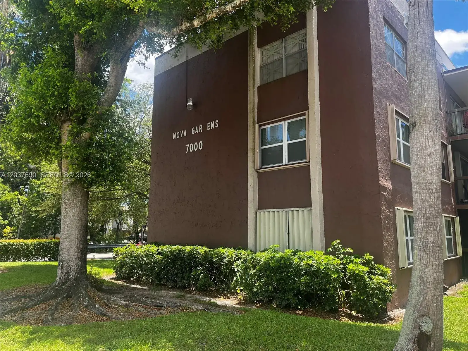 2 bedroom 2 bath Residential for sale at 7000 Nova Dr # 103E, Davie FL 33317