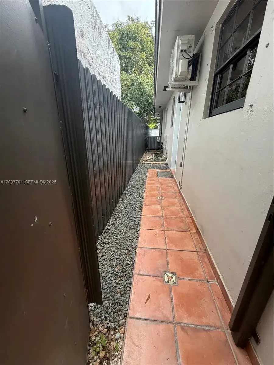 1 bedroom 1 bath Residential Lease for rent at 4741 SW Third St Third st # 0, Miami FL 33134