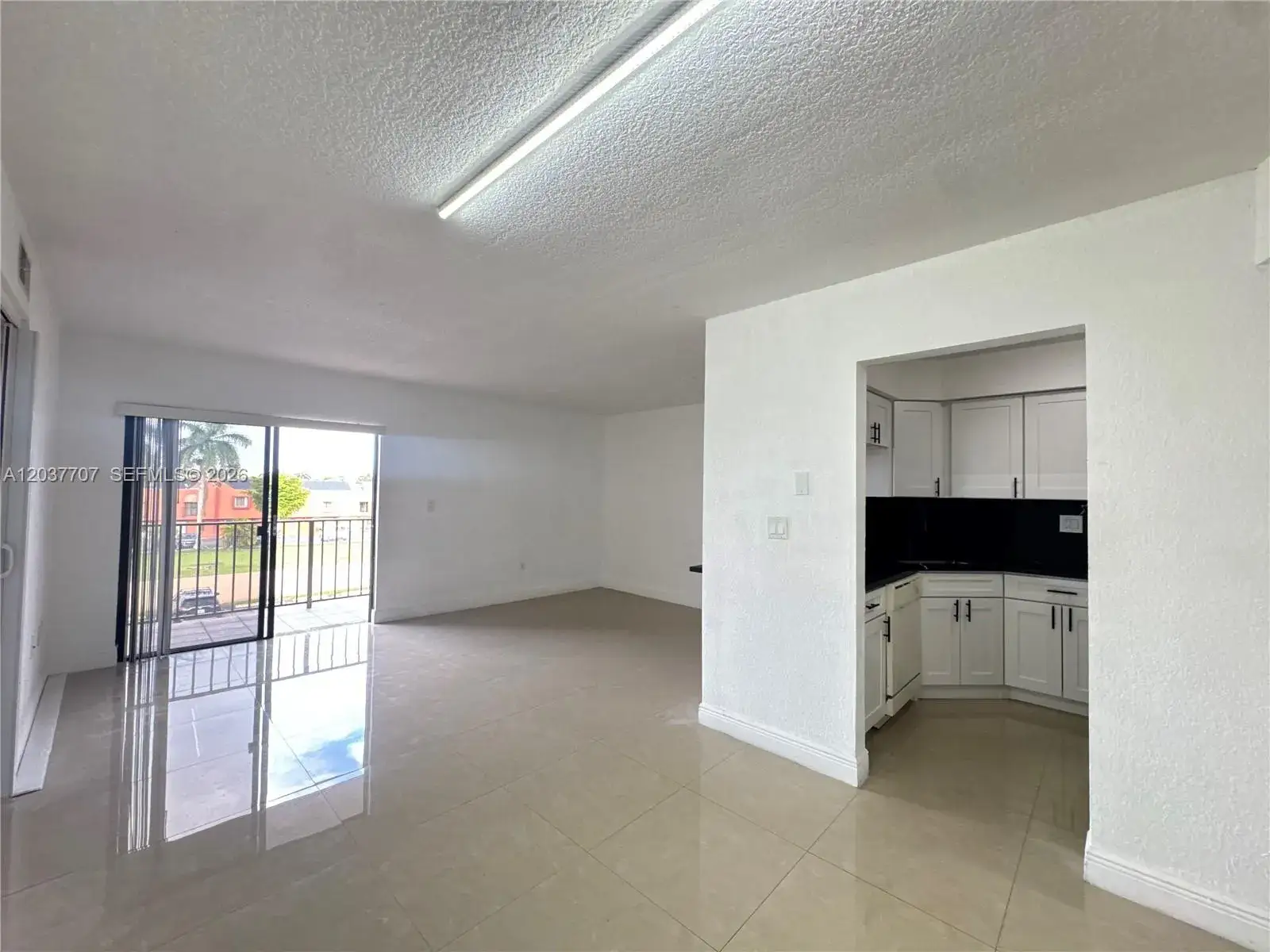 3 bedroom 2 bath Residential Lease for rent at 8500 NW 8th St # 303, Miami FL 33126
