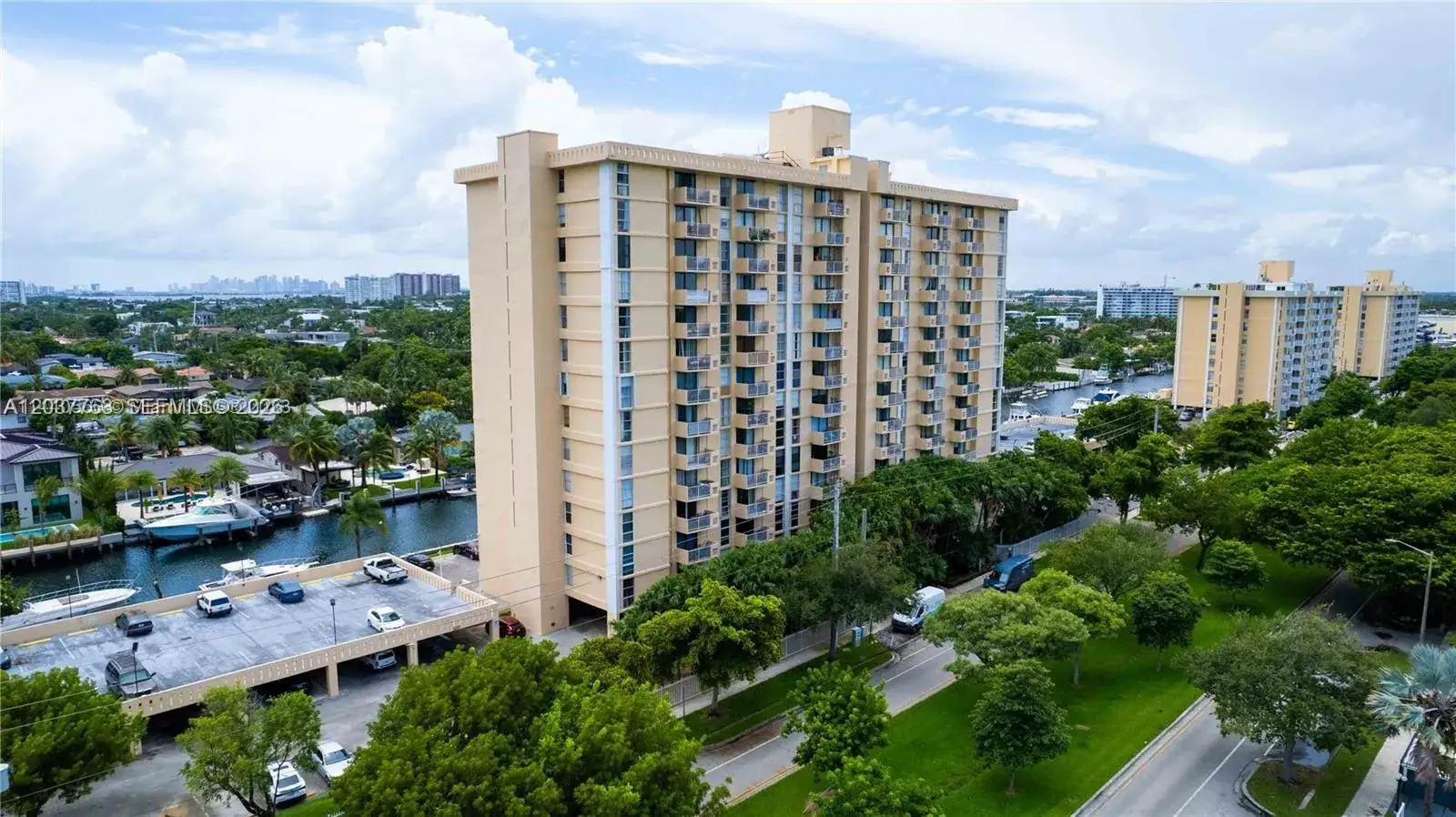 2 bedroom 2 bath Residential for sale at 2350 NE 135th St # 403, North Miami FL 33181