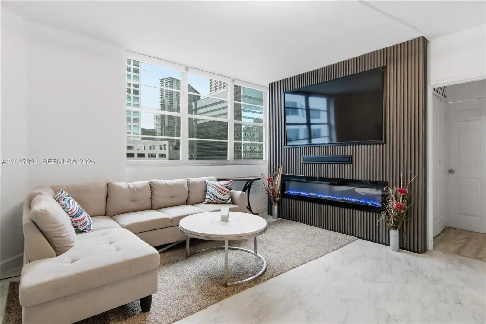 3 bedroom 2 bath Residential Lease for rent at 801 Brickell Bay Dr # 764, Miami FL 33131