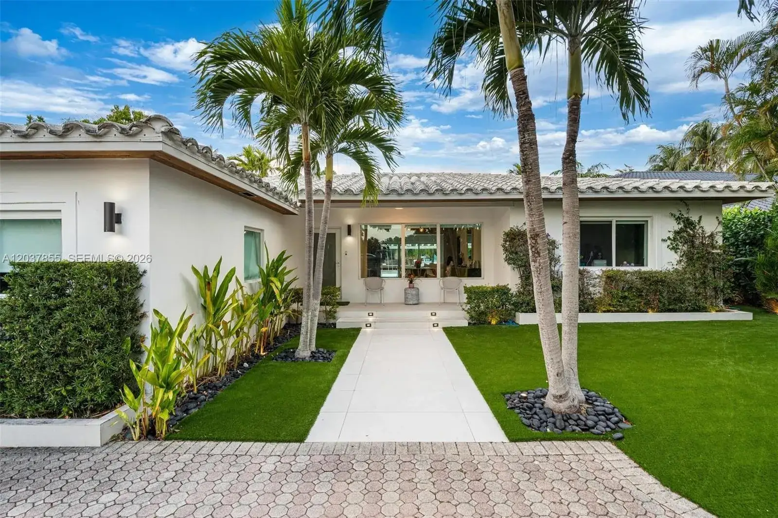 3 bedroom 2 bath Residential Lease for rent at 1835 Daytonia Rd, Miami Beach FL 33141