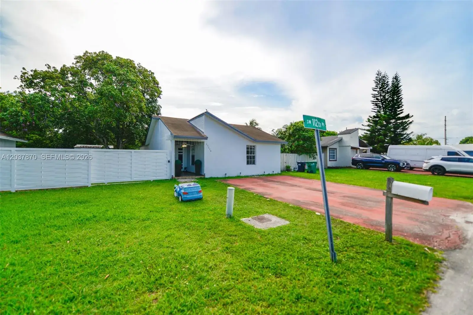 3 bedroom 2 bath Residential for sale at 15216 SW 112th Pl, Miami FL 33157