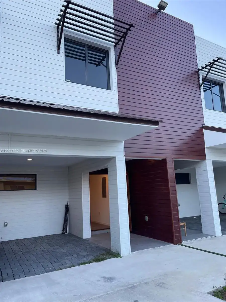 3 bedroom 2 bath Residential for sale at 916 NW 8th St # 4, Florida City FL 33034