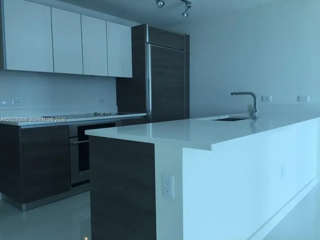 2 bedroom 2 bath Residential Lease for rent at 1100 S MIAMI AVE # 3811, Miami FL 33130