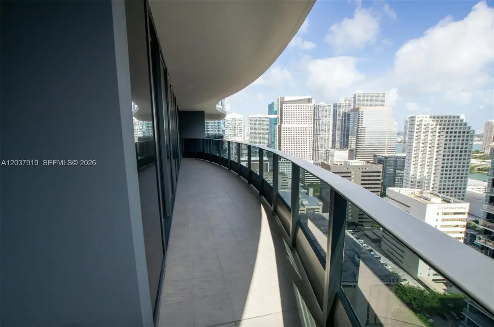 2 bedroom 2 bath Residential Lease for rent at 1000 Brickell Plaza # 2809, Miami FL 33131