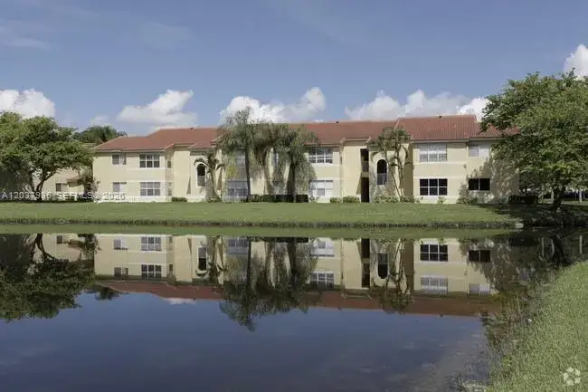 2 bedroom 1 bath Residential for sale at 595 Vista Isles Dr # 1912, Sunrise FL 33325