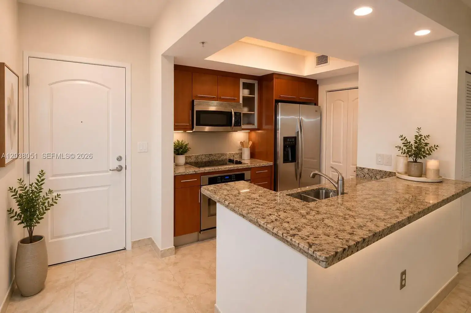 1 bedroom 1 bath Residential Lease for rent at 110 Washington Ave # 1512, Miami Beach FL 33139