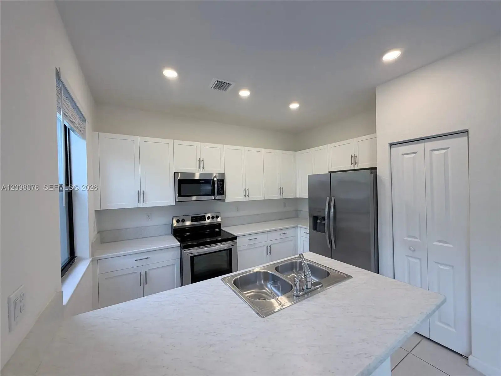 3 bedroom 2 bath Residential for sale at 13421 SW 287th Ter, Homestead FL 33033