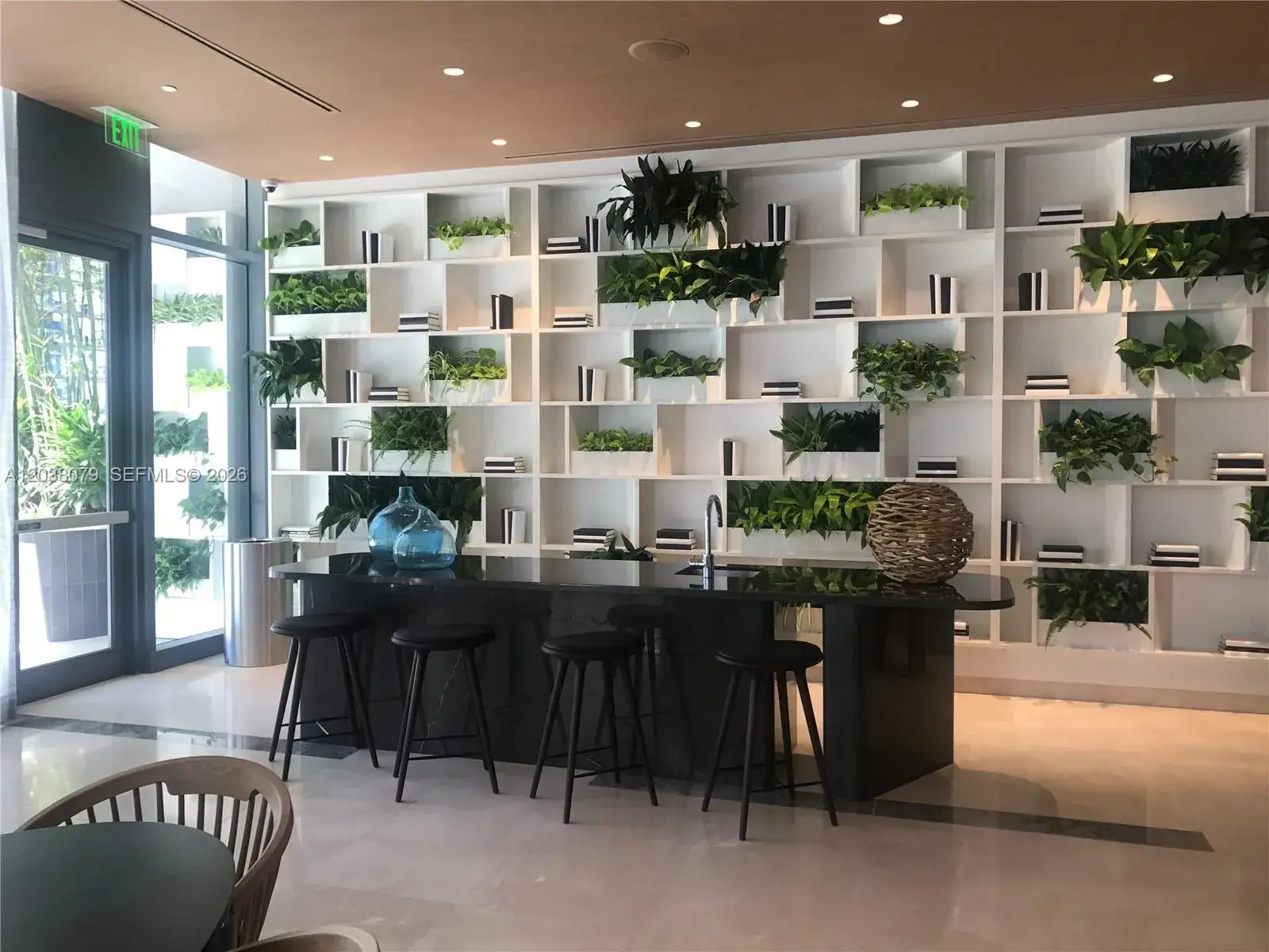 1 bedroom 1 bath Residential Lease for rent at 55 SW 9th St # 1607, Miami FL 33130