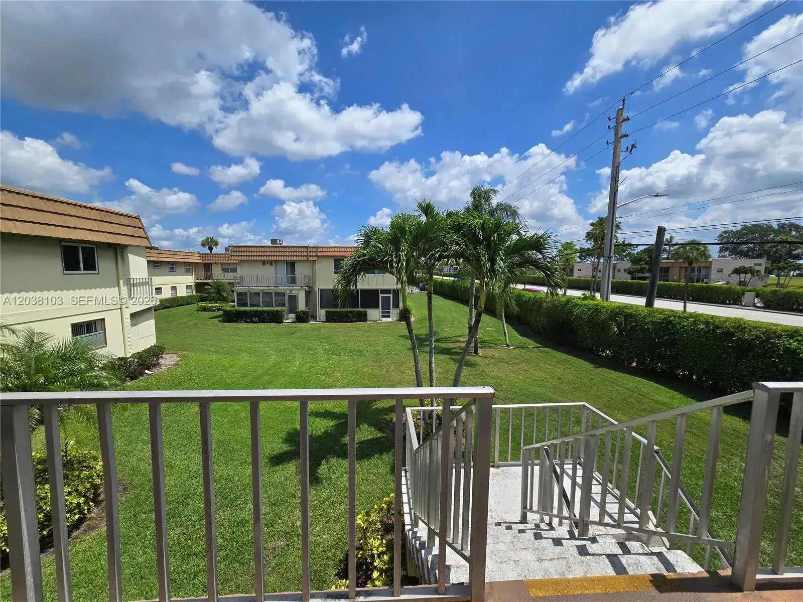 2 bedroom 2 bath Residential for sale at 121 Saxony C # 121, Delray Beach FL 33446