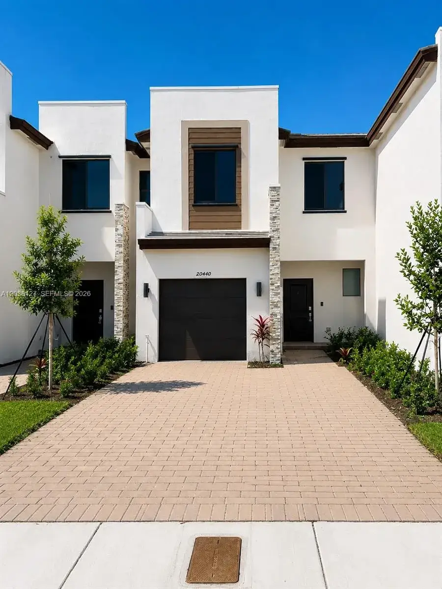 3 bedroom 2 bath Residential for sale at 20440 NE 2nd Ct # 20440, Miami FL 33179