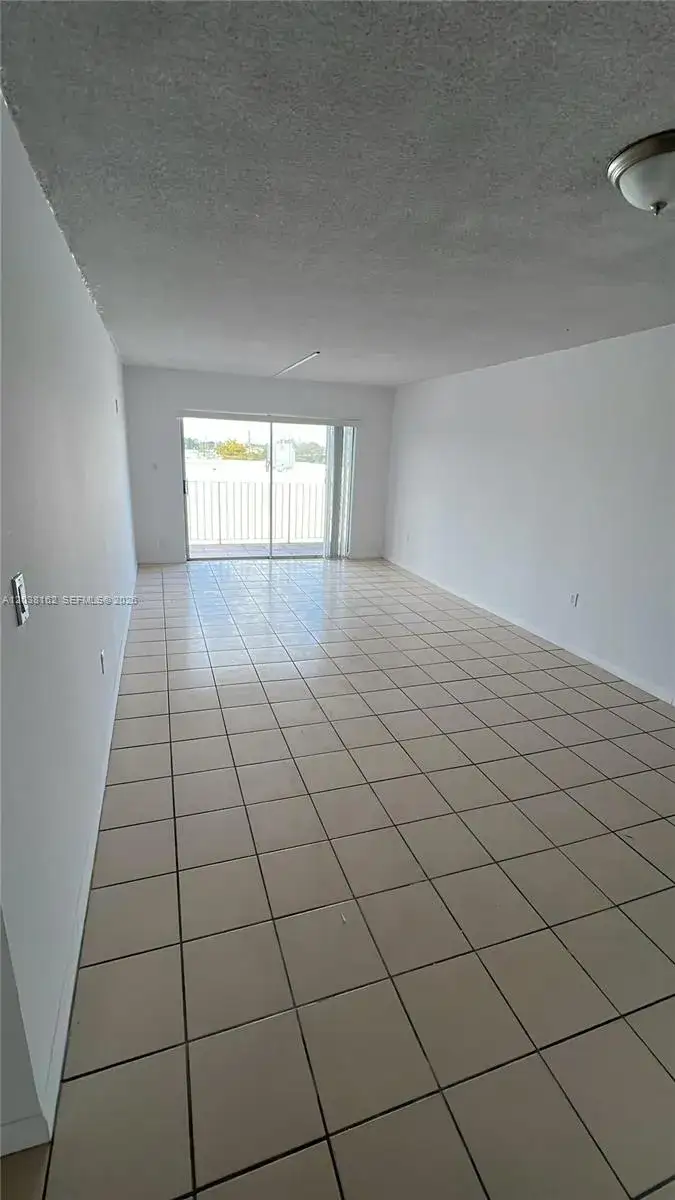 2 bedroom 1 bath Residential Lease for rent at 4480 Palm Ave # 402, Hialeah FL 33012