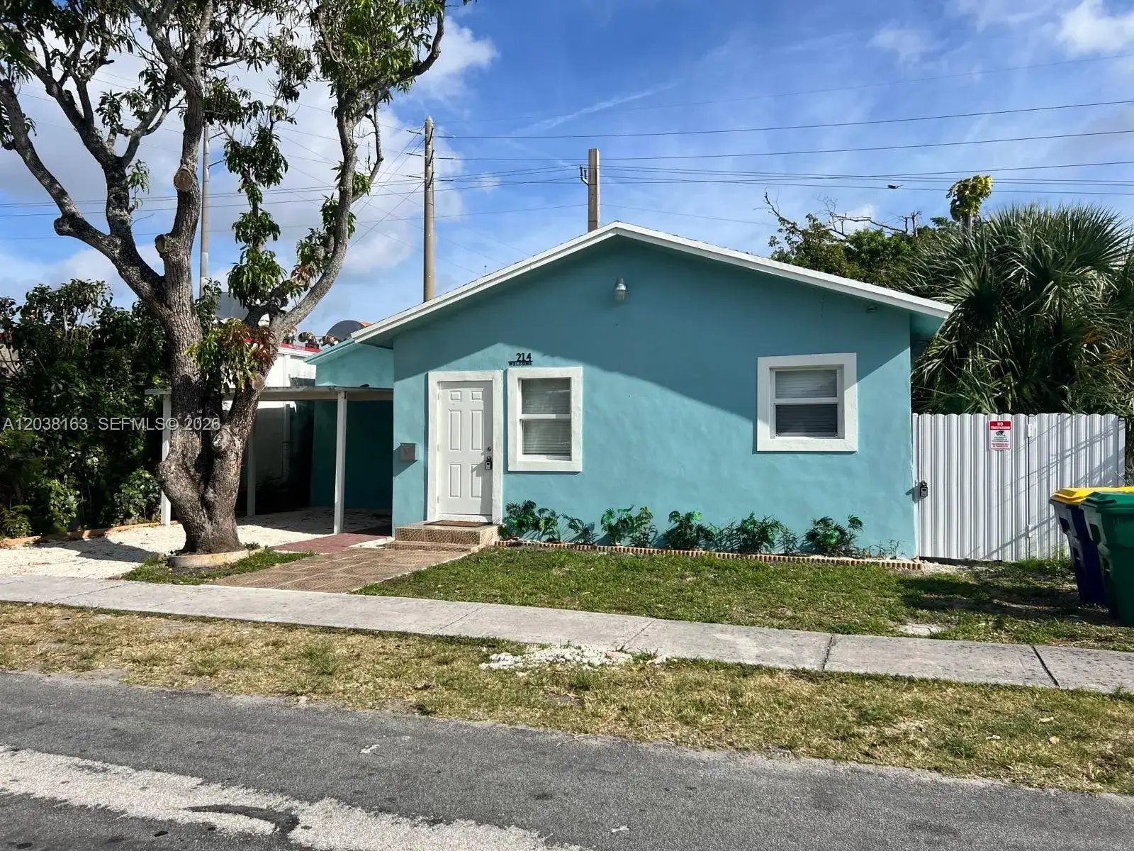 3 bedroom 3 bath Residential for sale at 214 SW 2nd Ter, Dania Beach FL 33004