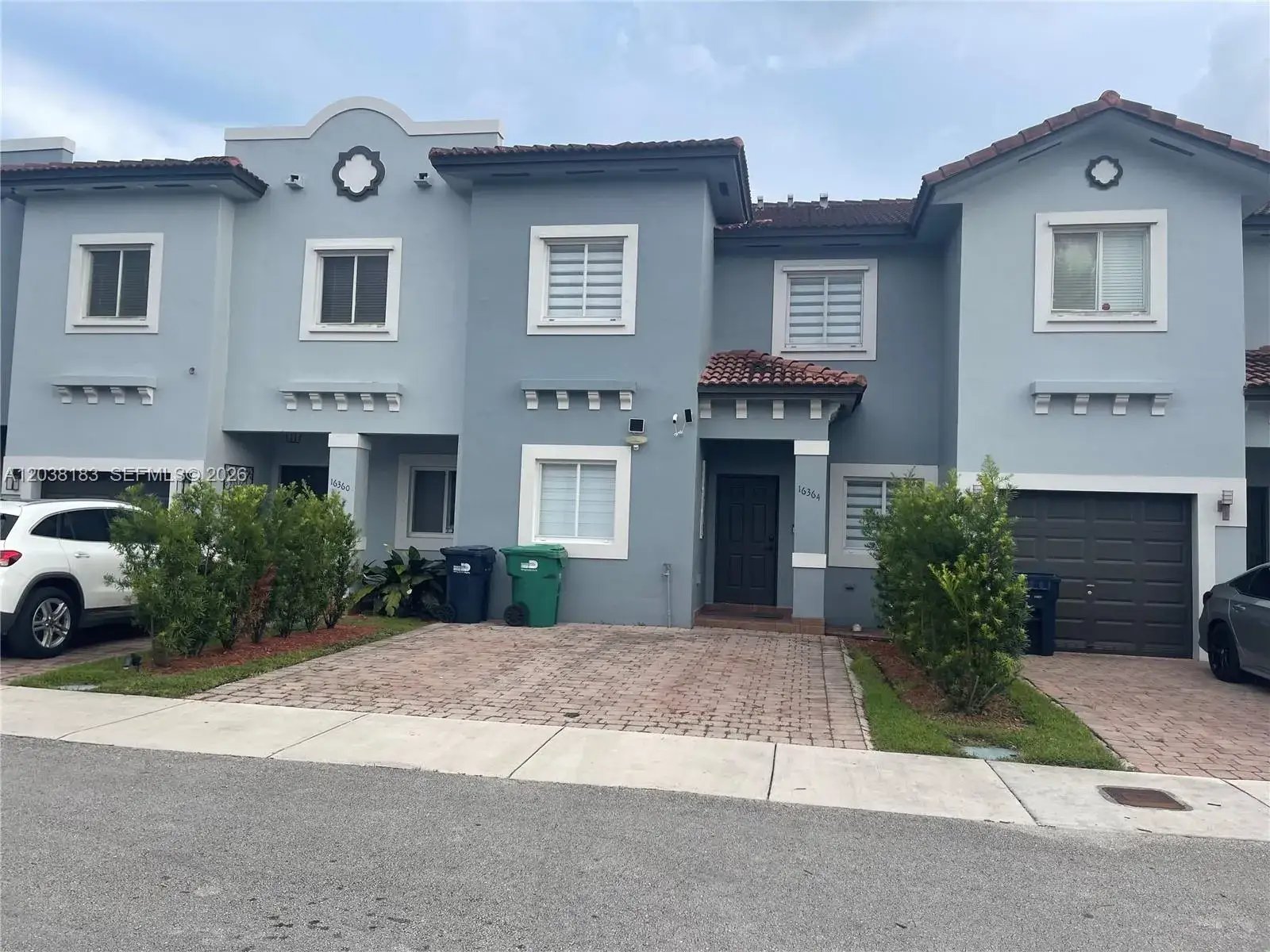 4 bedroom 3 bath Residential for sale at 16364 SW 44th Way, Miami FL 33185