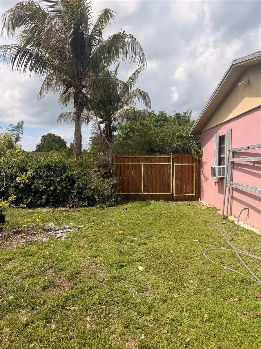 3 bedroom 1 bath Residential for sale at 15350 SW 308th St, Homestead FL 33033
