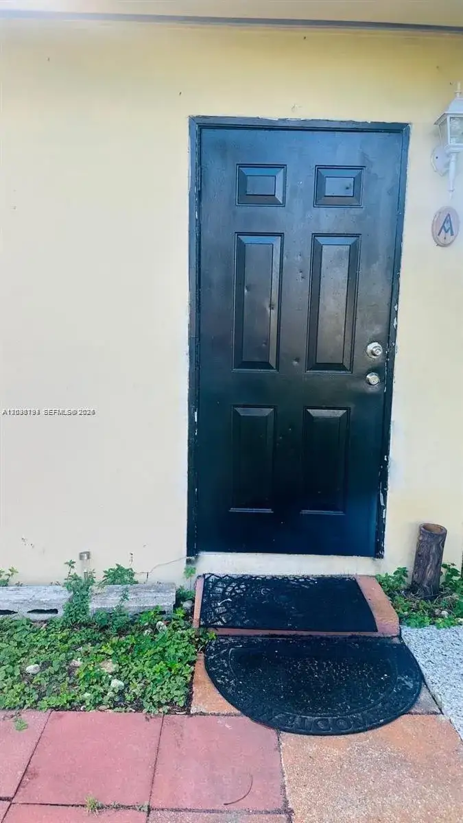 1 bedroom 1 bath Residential Lease for rent at 1321 NW 50th Ave # A, Lauderhill FL 33313
