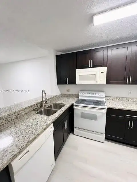 3 bedroom 2 bath Residential Lease for rent at 10773 Cleary Blvd # 212, Plantation FL 33324