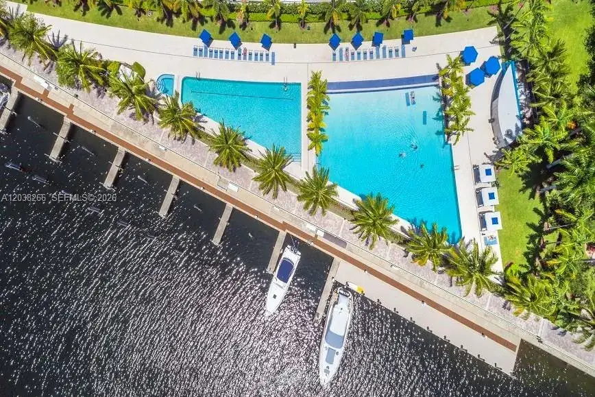 2 bedroom 3 bath Residential Lease for rent at 2950 NE 188th St # 108, Aventura FL 33180
