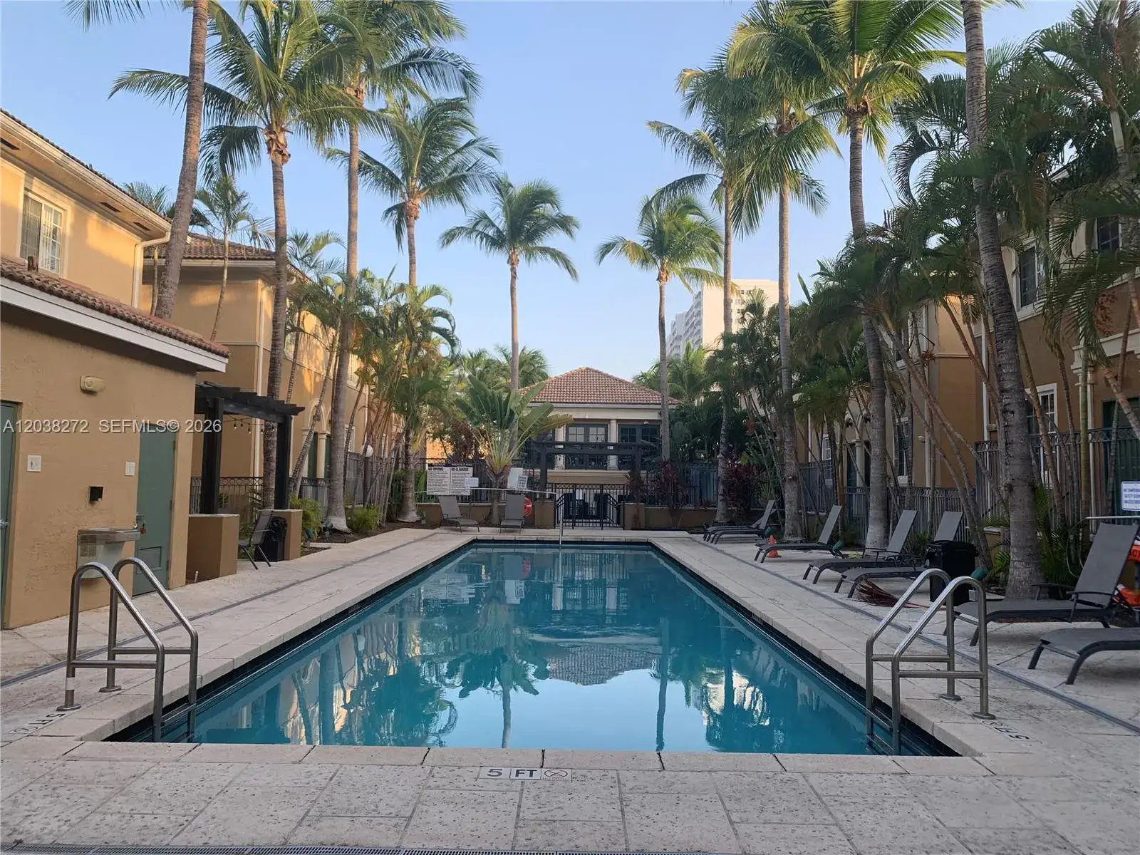 1 bedroom 1 bath Residential Lease for rent at 2961 NE 185th St # 1601, Aventura FL 33180