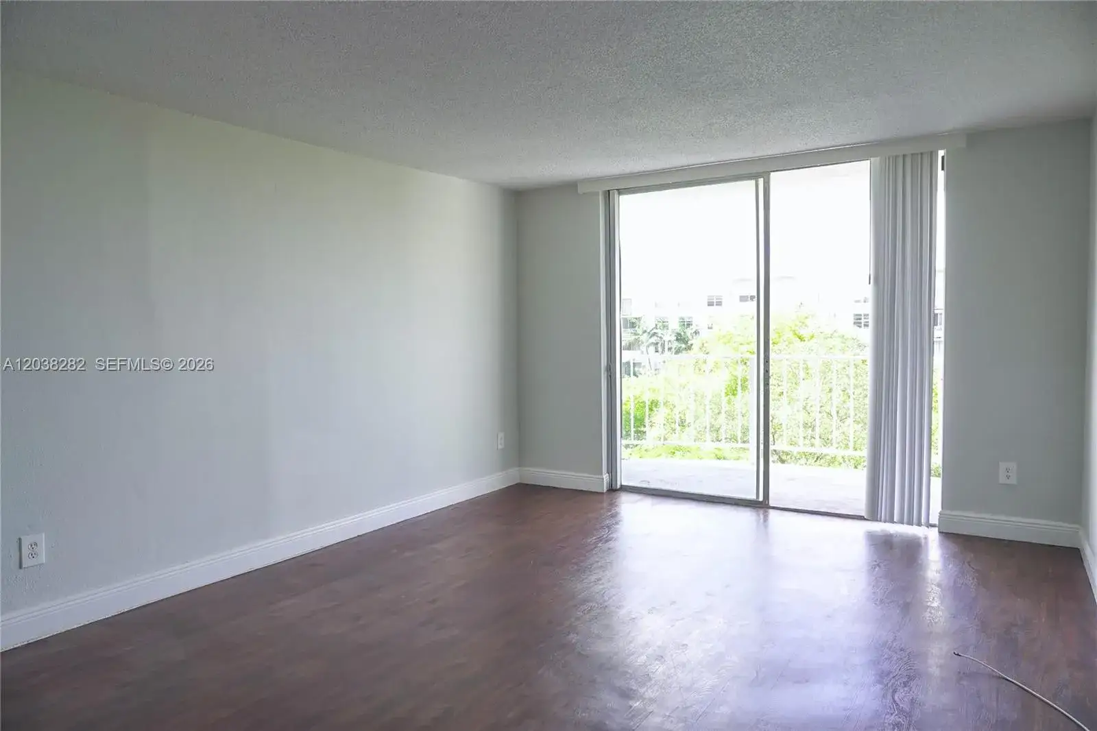 1 bedroom 1 bath Residential Lease for rent at 482 NW 165th St Rd # A504, Miami FL 33169