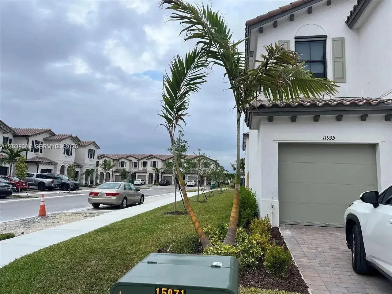 3 bedroom 2 bath Residential for sale at 11935 SW 246th Ter, Miami FL 33032