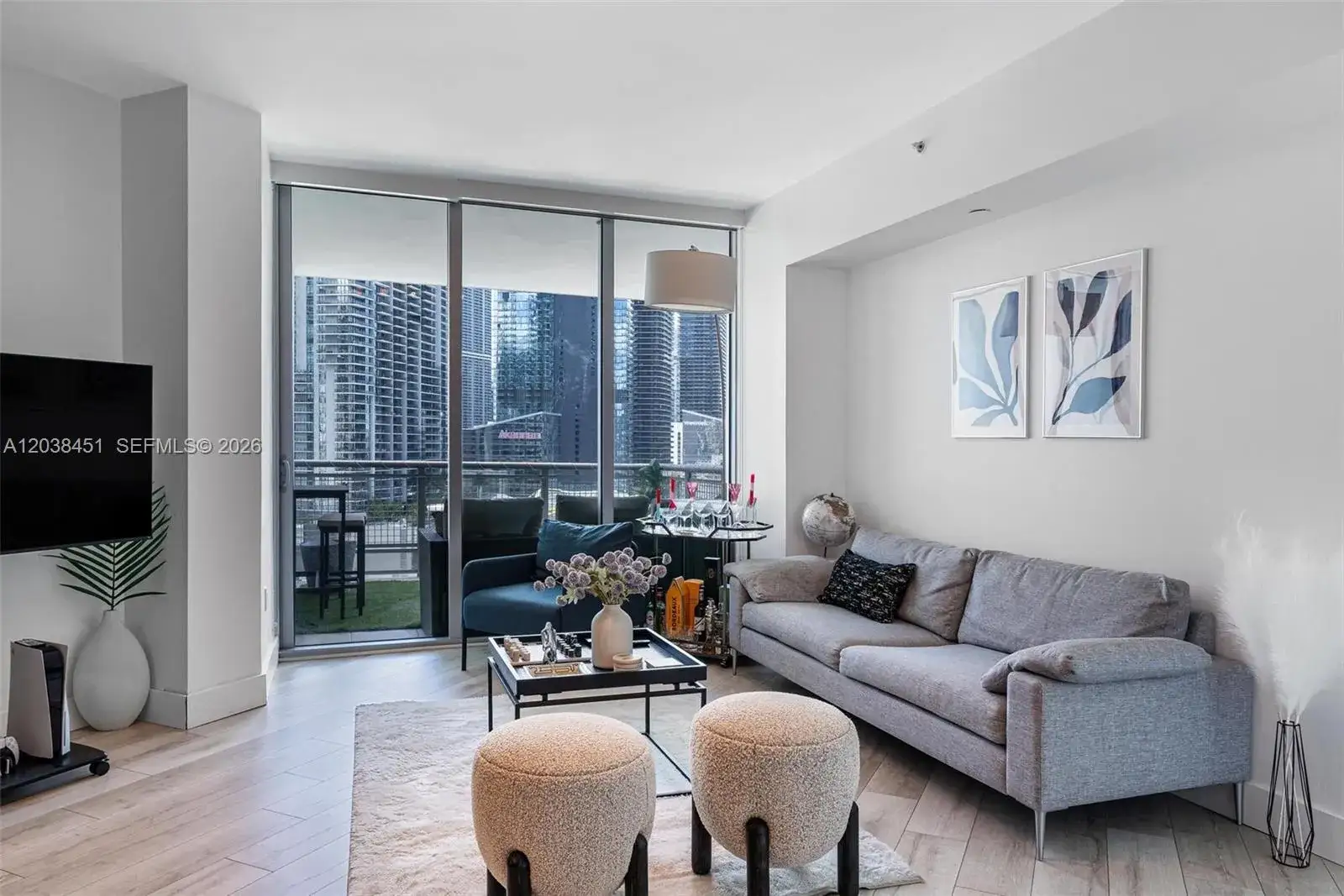 1 bedroom 1 bath Residential Lease for rent at 350 S Miami Ave # 2108, Miami FL 33130