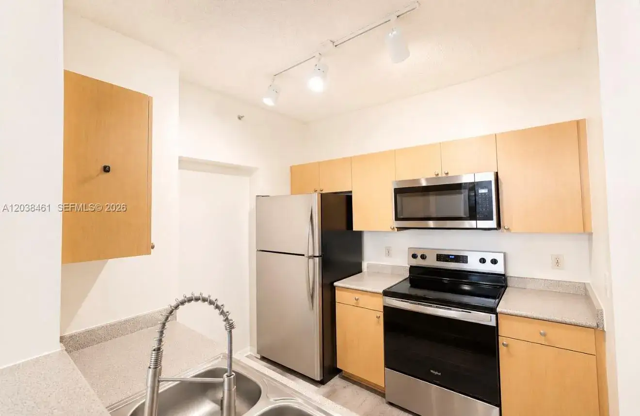 1 bedroom 1 bath Residential Lease for rent at 1919 Van Buren St # 115A, Hollywood FL 33020