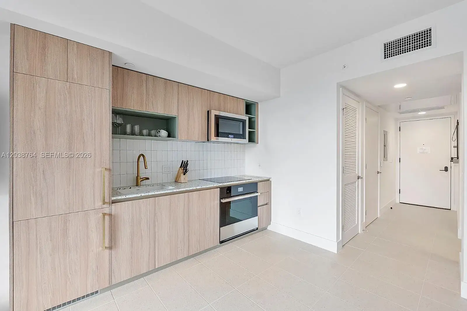 1 bath Residential Lease for rent at 159 NE 6th St # 2903, Miami FL 33132