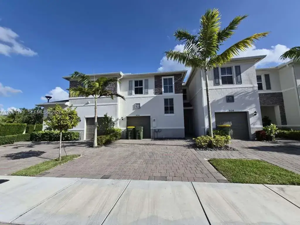 3 bedroom 2 bath Residential for sale at 834 SE 16th Ct, Homestead FL 33034