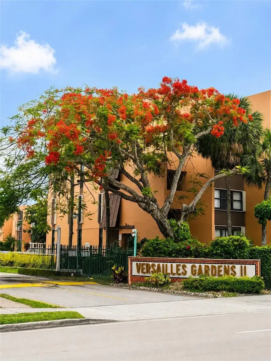 3 bedroom 2 bath Residential Lease for rent at 9440 W Flagler St # 205, Miami FL 33174