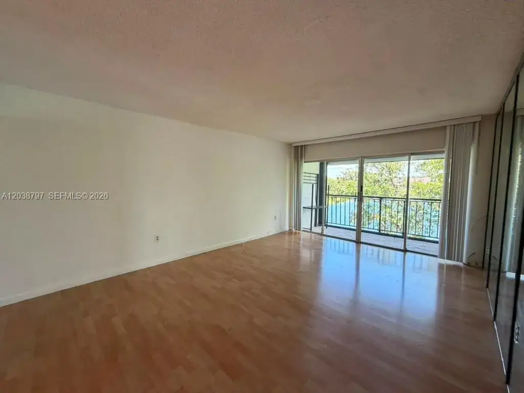 2 bedroom 2 bath Residential Lease for rent at 8775 Park Blvd # 318, Miami FL 33172