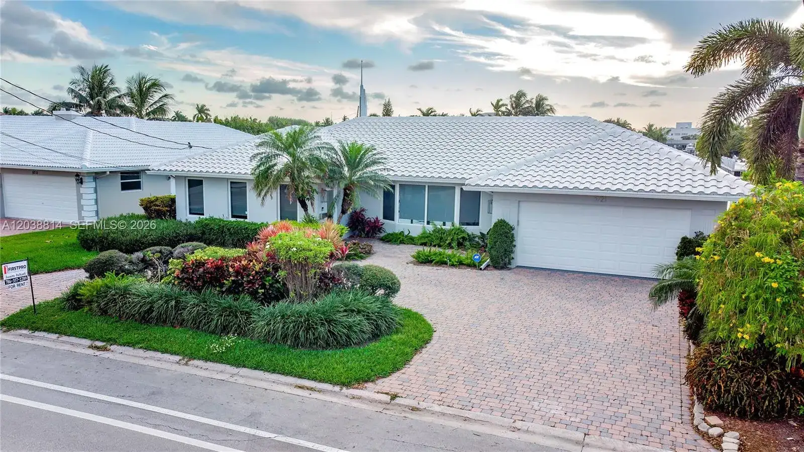 3 bedroom 2 bath Residential Lease for rent at 5721 Bayview Dr, Fort Lauderdale FL 33308