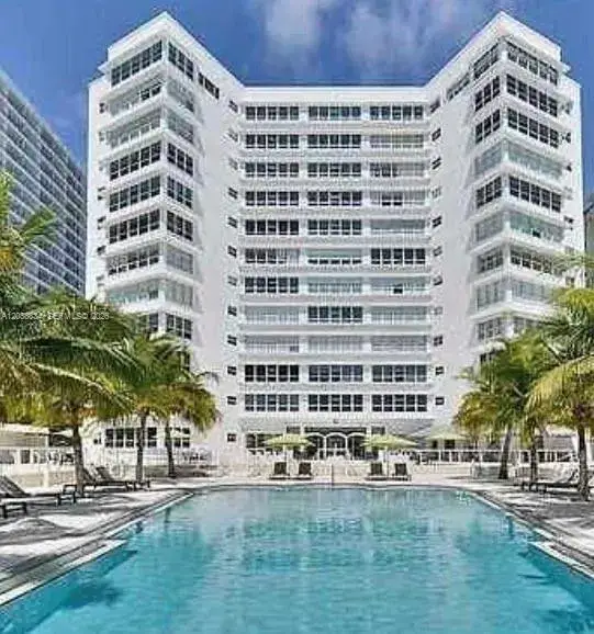 1 bedroom 1 bath Residential Lease for rent at 4925 Collins Ave # 2c, Miami Beach FL 33140