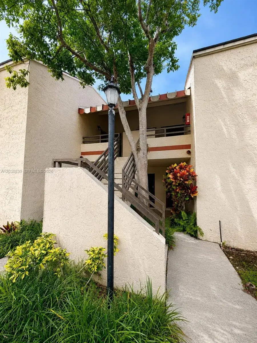 2 bedroom 2 bath Residential for sale at 20005 NE 3rd Ct # 8, Miami FL 33179