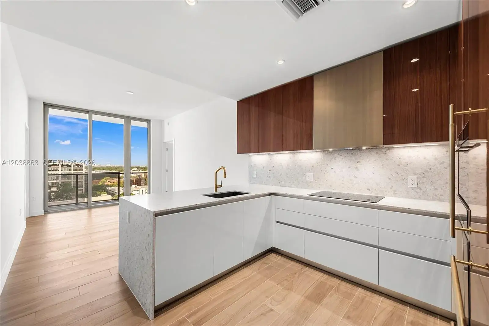 2 bedroom 2 bath Residential Lease for rent at 2678 Tigertail Ave # 1005, Miami FL 33133
