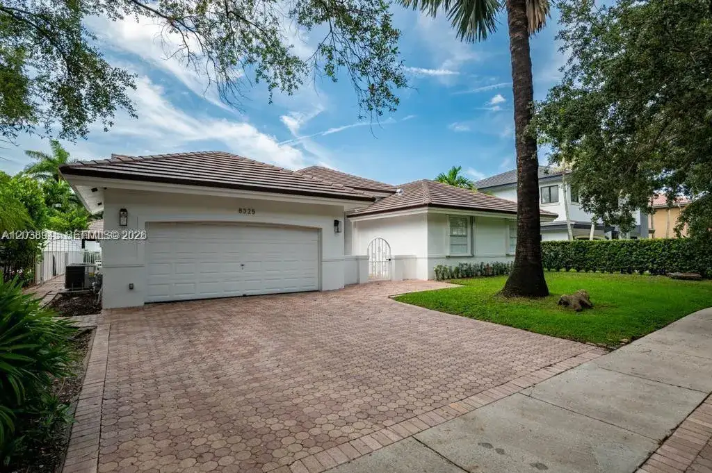 3 bedroom 2 bath Residential for sale at 8325 NW 161st Ter, Miami Lakes FL 33016