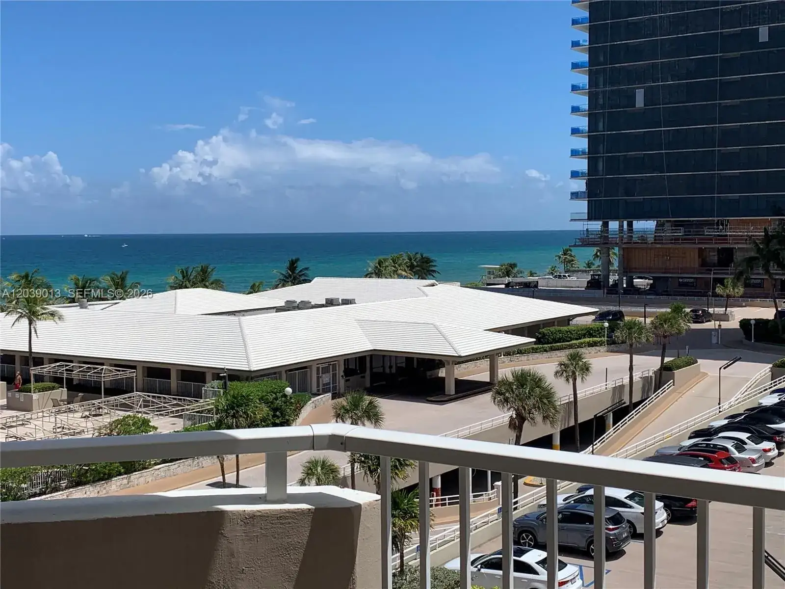 1 bedroom 1 bath Residential Lease for rent at 1950 S Ocean Dr # 4C, Hallandale Beach FL 33009
