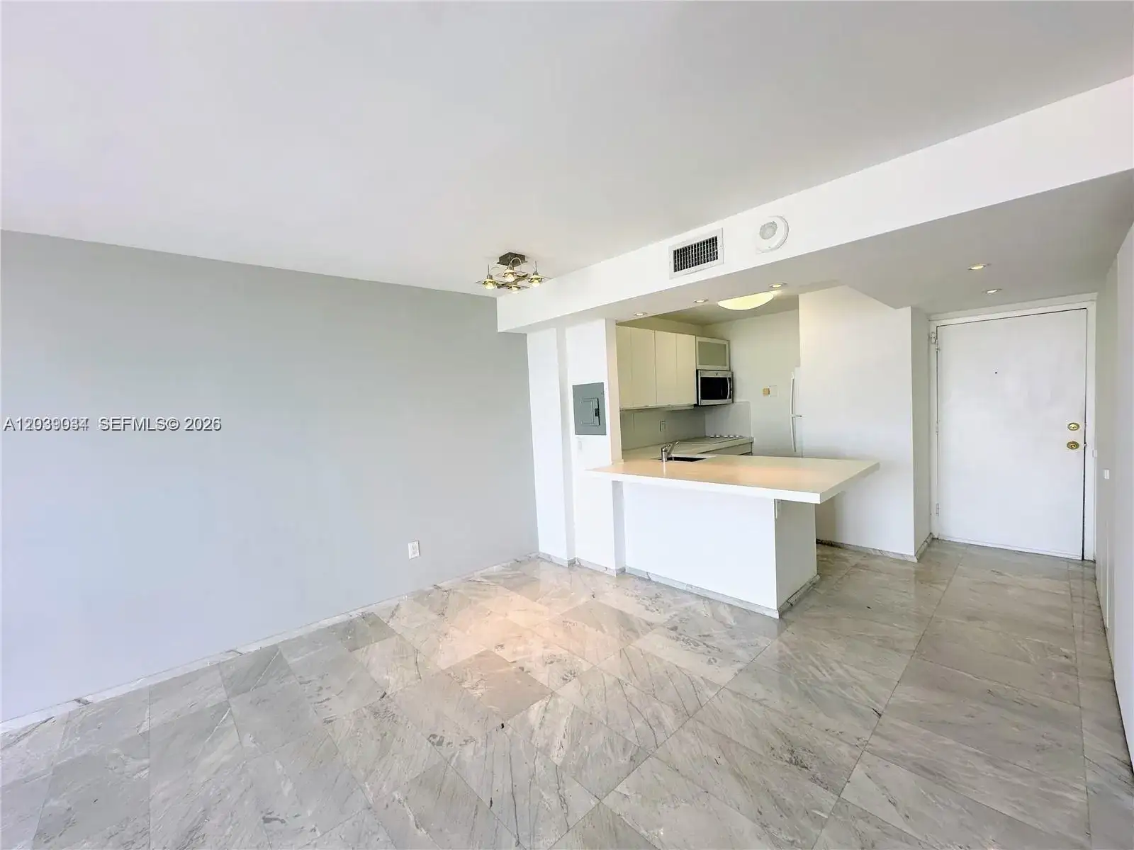 1 bedroom 1 bath Residential Lease for rent at 2350 NE 135th St # 1501, North Miami FL 33181
