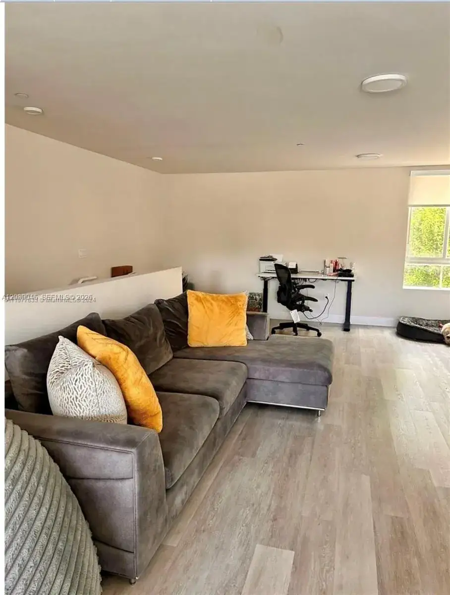 3 bedroom 2 bath Residential for sale at 2561 NE 193rd St # 1201, Miami FL 33180
