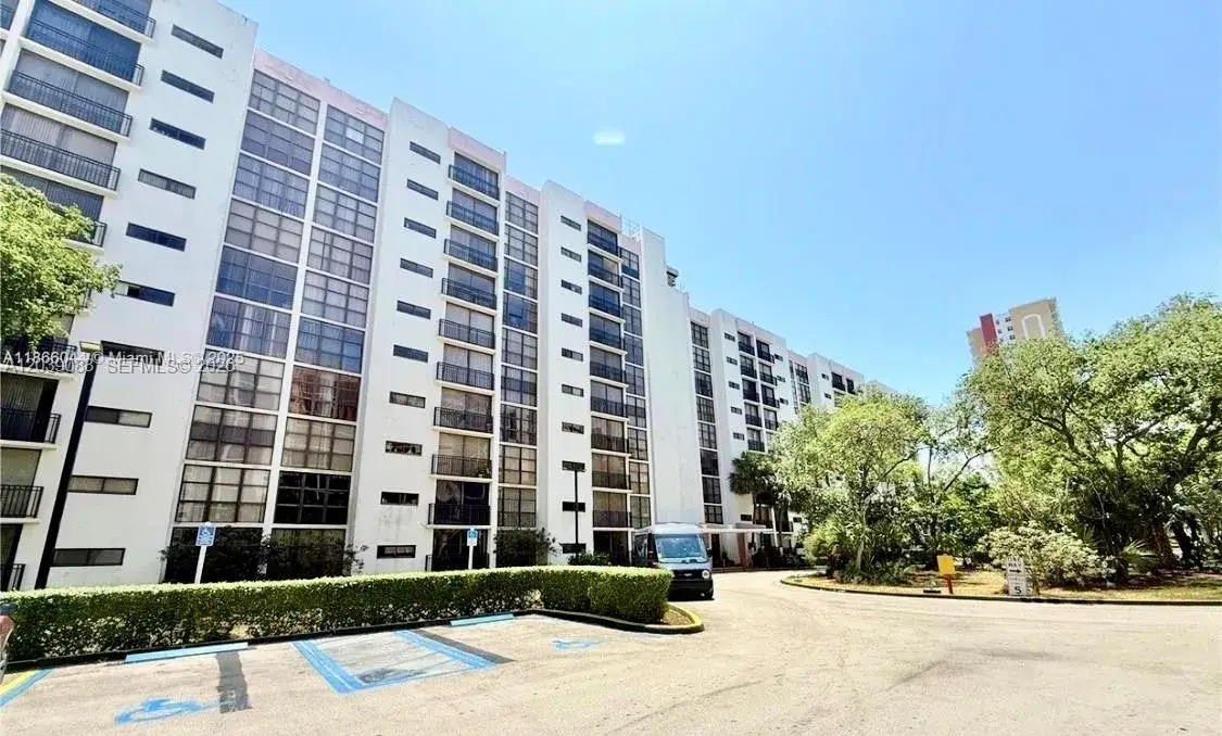 2 bedroom 2 bath Residential for sale at 16909 N Bay Rd # 116, Sunny Isles Beach FL 33160