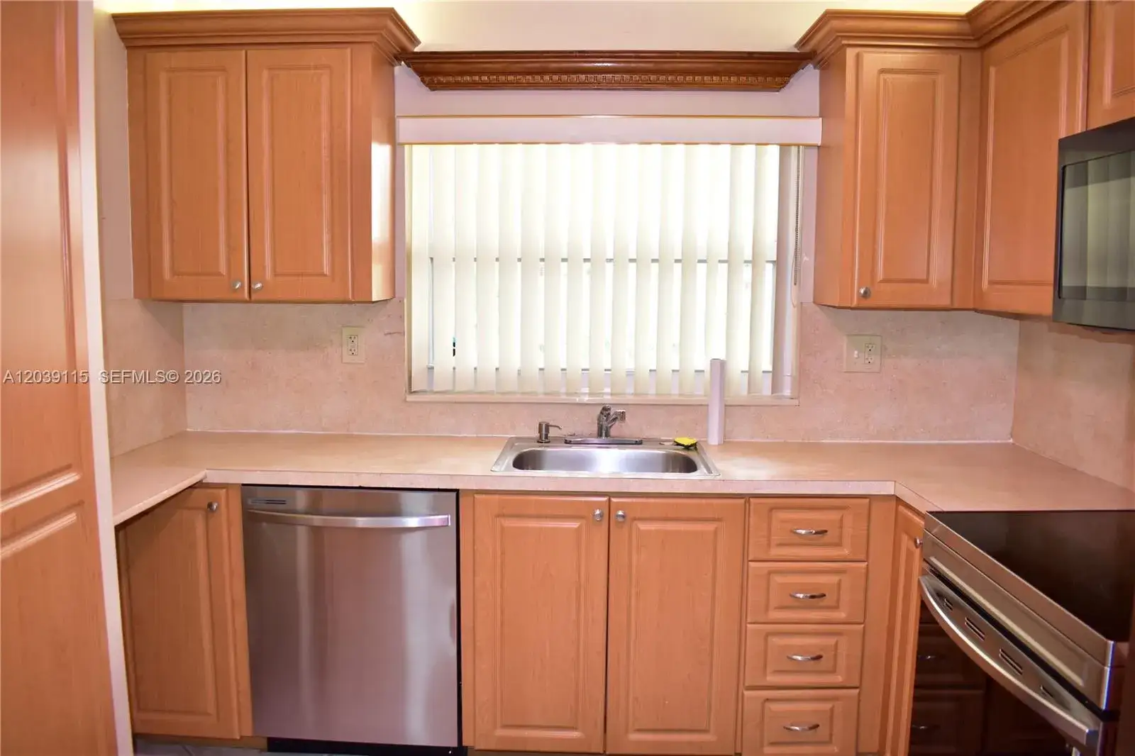 2 bedroom 2 bath Residential for sale at 9300 Sunrise Lakes Blvd # 208, Sunrise FL 33322