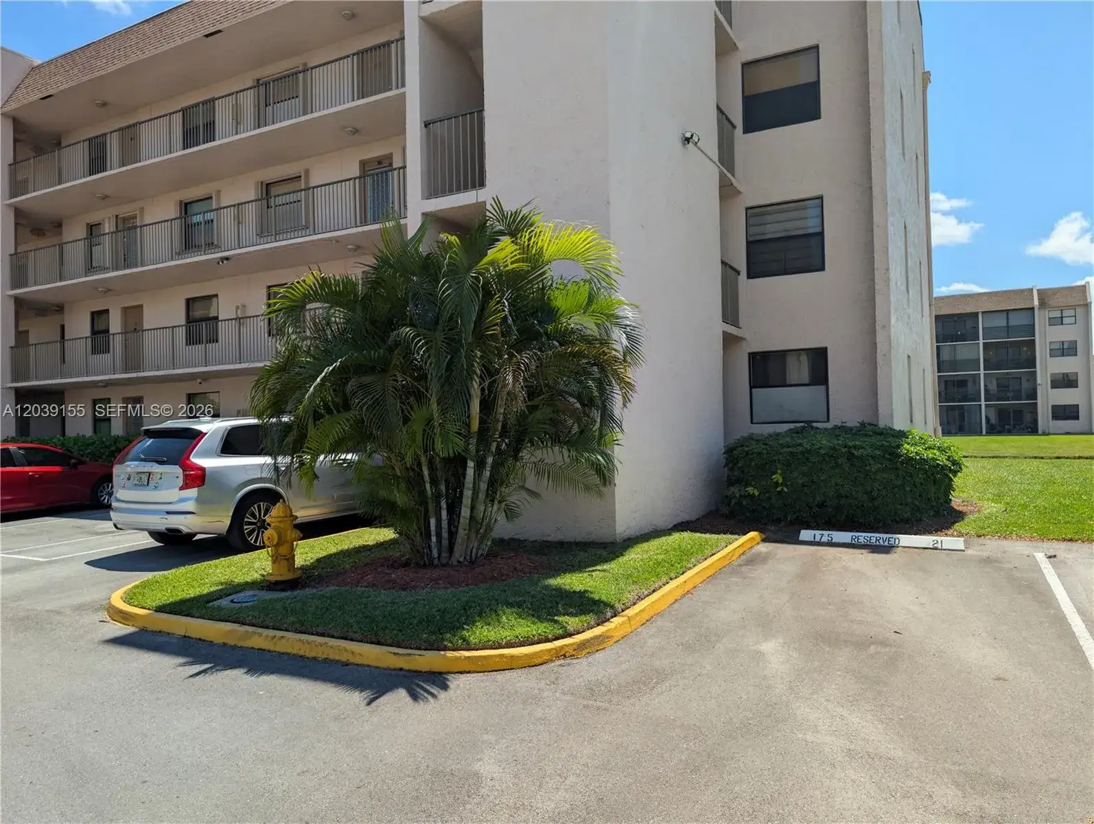 2 bedroom 2 bath Residential for sale at 10120 Sunrise Lakes Blvd # 110, Sunrise FL 33322