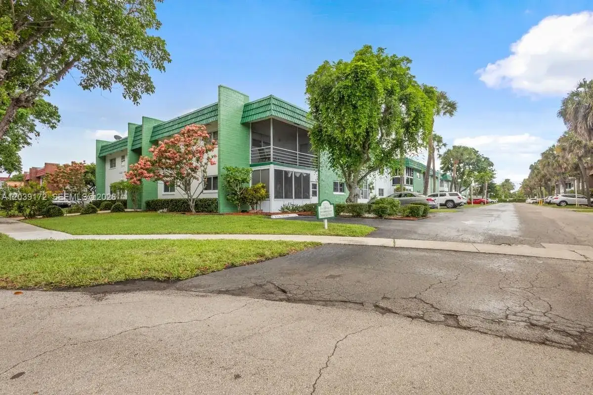 2 bedroom 2 bath Residential for sale at 2271 NW 48th Ter # 112, Lauderhill FL 33313