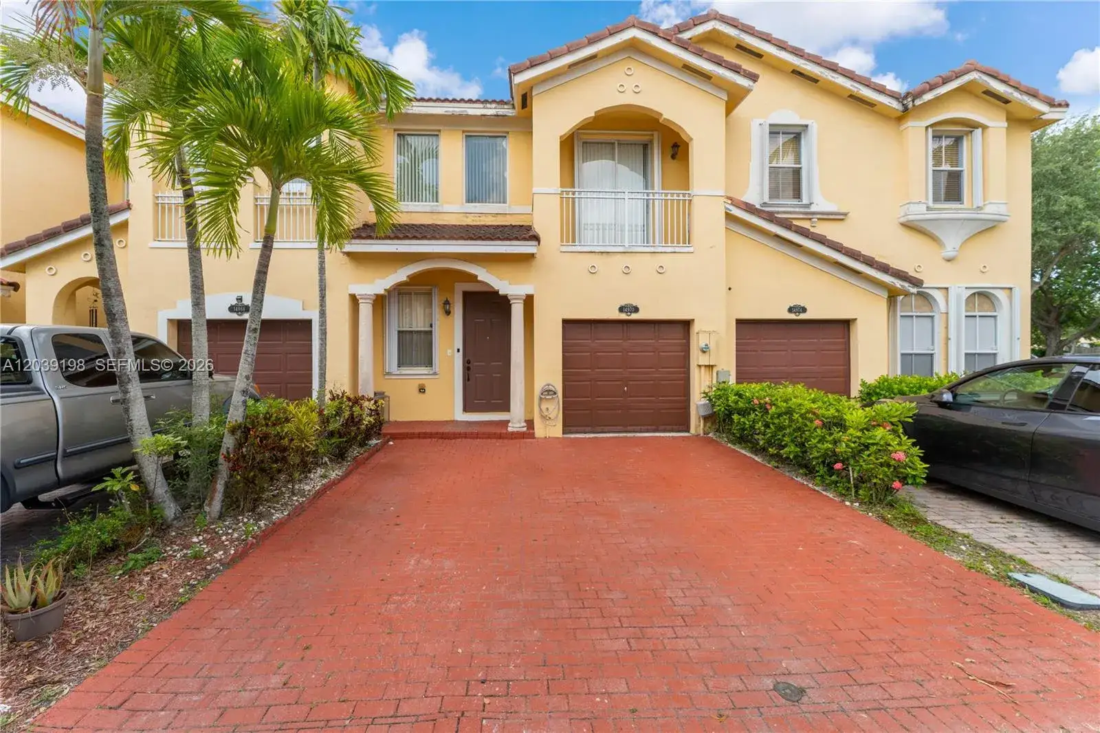 3 bedroom 3 bath Residential for sale at 14970 SW 9th Ter, Miami FL 33194
